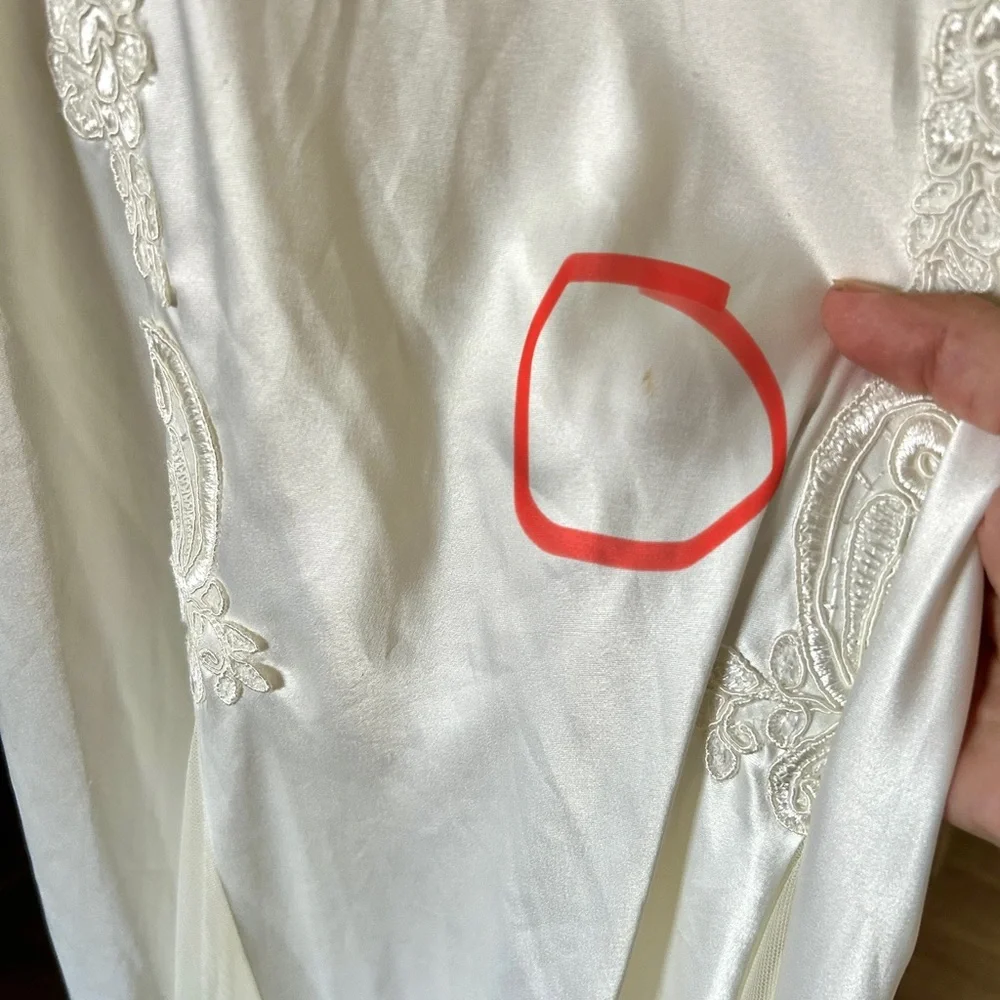 Victoria’s Secret / White Floral Appliqué Mesh Lingerie Nightgown Slip
